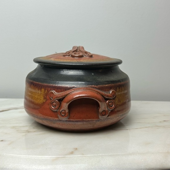 Handmade Signed Ceramic Casserole Dish w Lid - Picture 6 of 14